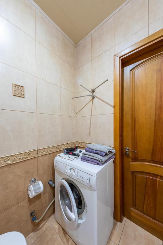 Apartment near Lva Tolstoho Square Kiev Esterno foto